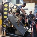 Il test di tenuta delle suole Vibram allo stand del marchio itliano