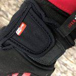 Il polsino con chiusura in velcro del guanto rh+ Nordic OutDry