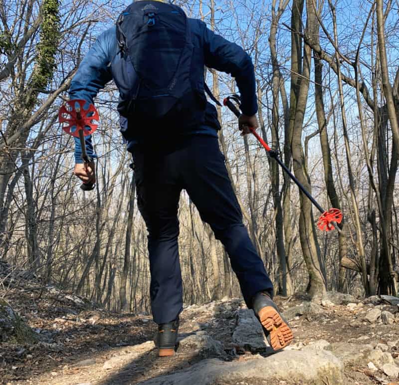 Trekking veloce su terreno vario con Aku Viaz.